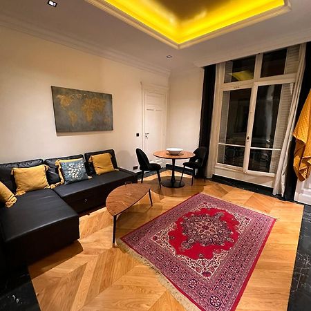Appartement Cosy Sur Les Champs-Elysees Renoved Paris Exteriör bild